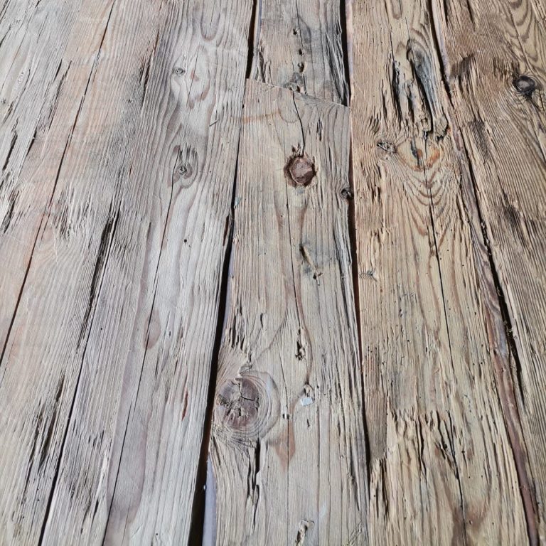 Altholzplatte Handgehackt 